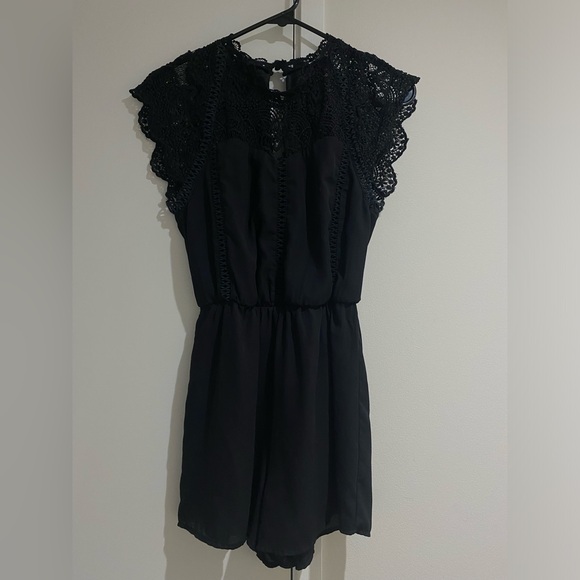 Lace accented romper with keyhole back detail - Picture 9 of 10
